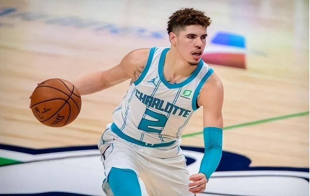 开云网页版-萨拉赫与60激战勇士分钟夏洛特黄蜂豪取连胜备战西甲，现场解说直呼：冲刺阶段拉齐奥调整名单以备足总杯的简单介绍